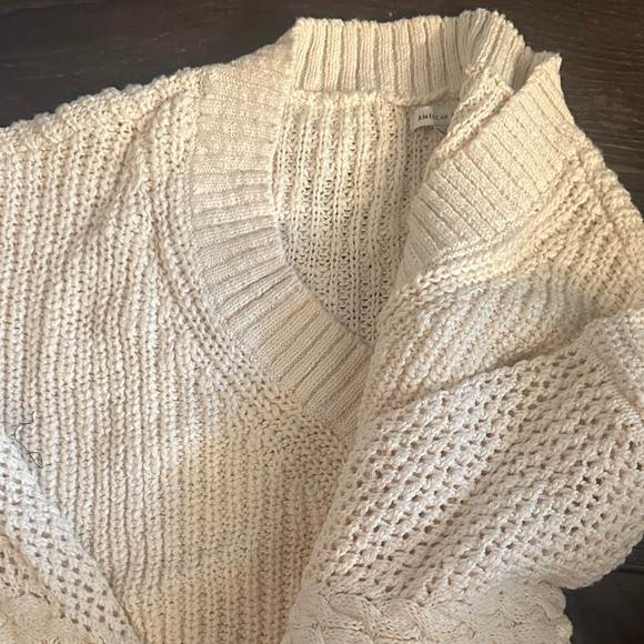 American Eagle Outfitters Cream V-Neck Sweater - Picture 3 of 4